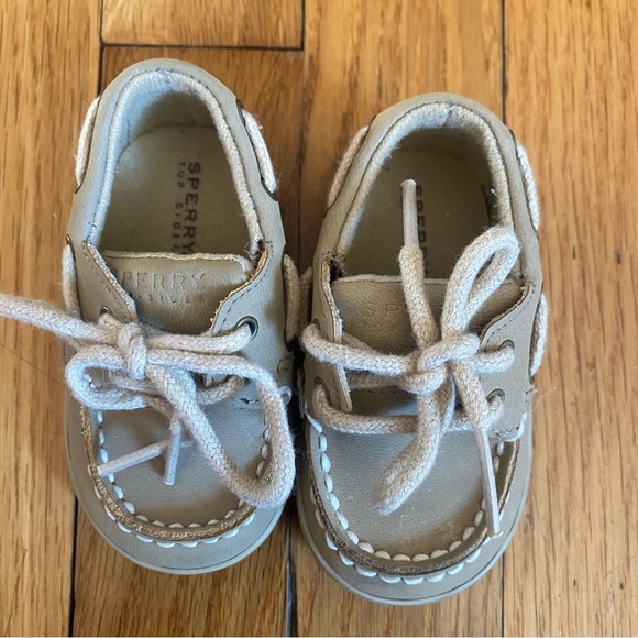 Baby Sperry’s Size 2 - Picture 2 of 5